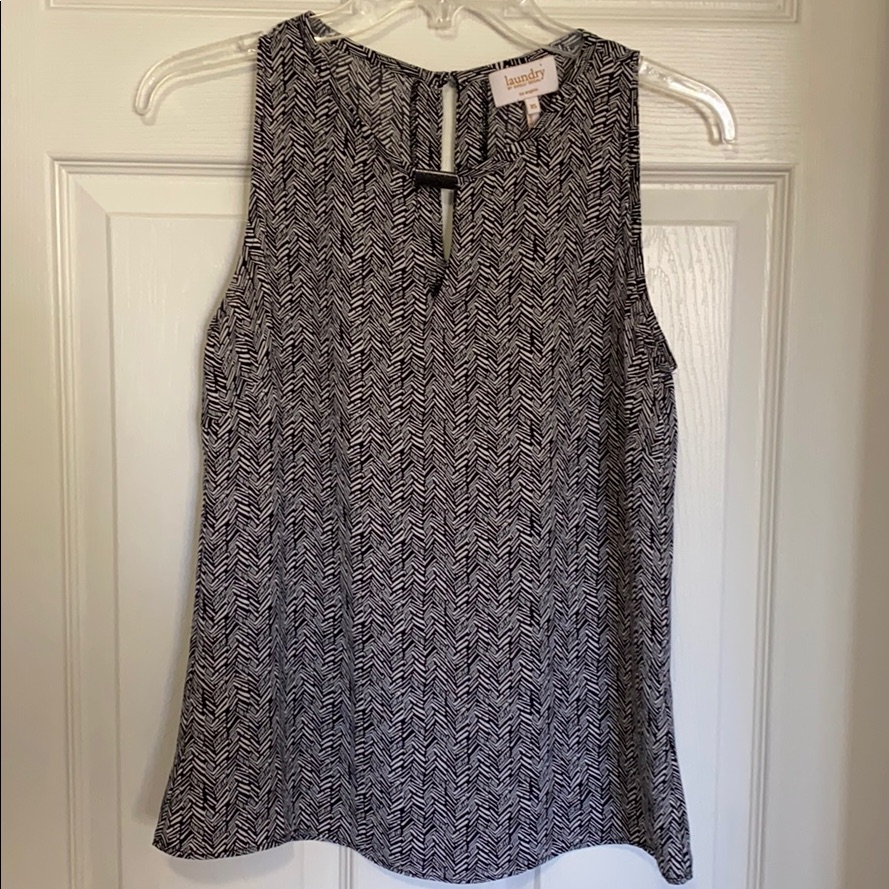 Black And White Patterned Sleeveless Blouse